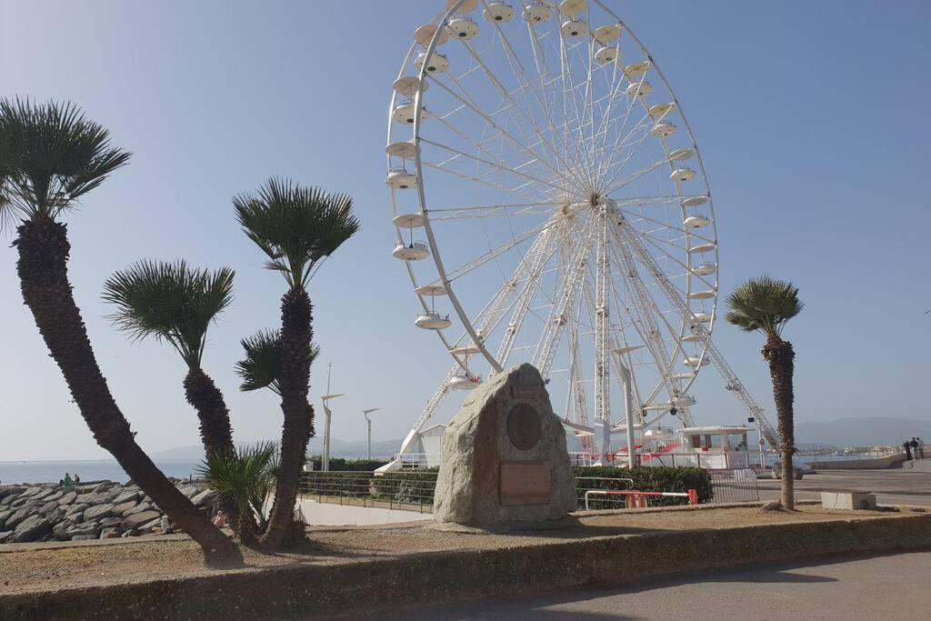 T2 climatisé à 5 minutes à pied de la plage avec parking, piscine et wifi Fréjus Exterior foto
