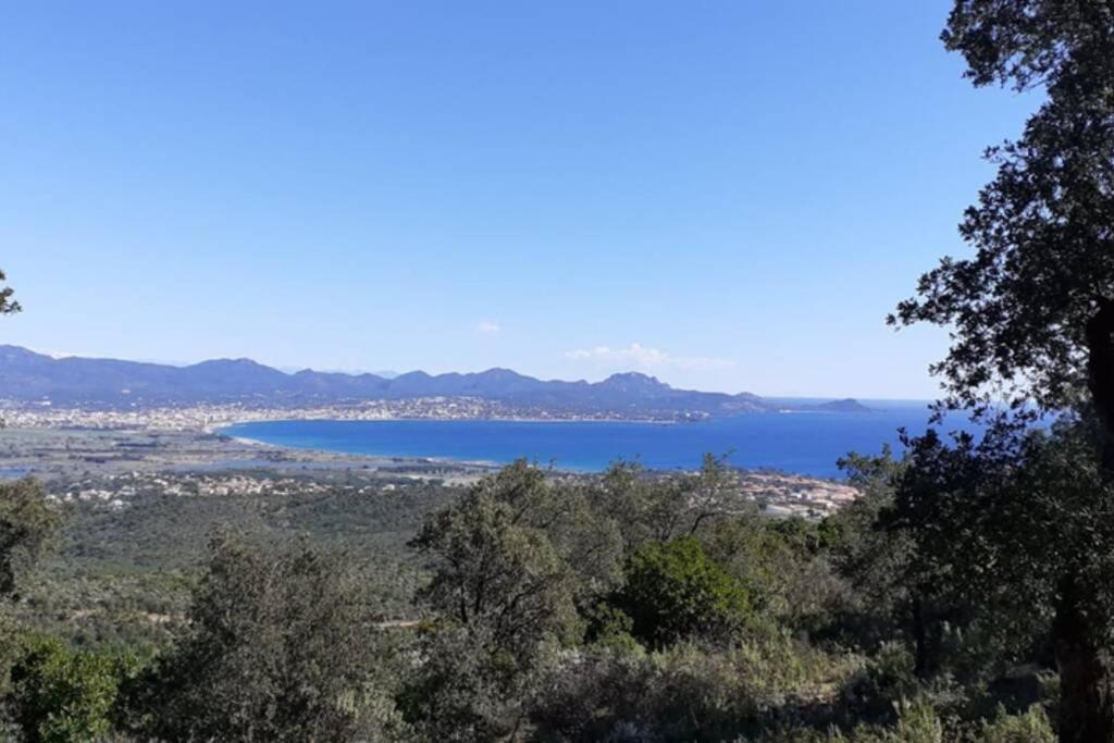 T2 climatisé à 5 minutes à pied de la plage avec parking, piscine et wifi Fréjus Exterior foto